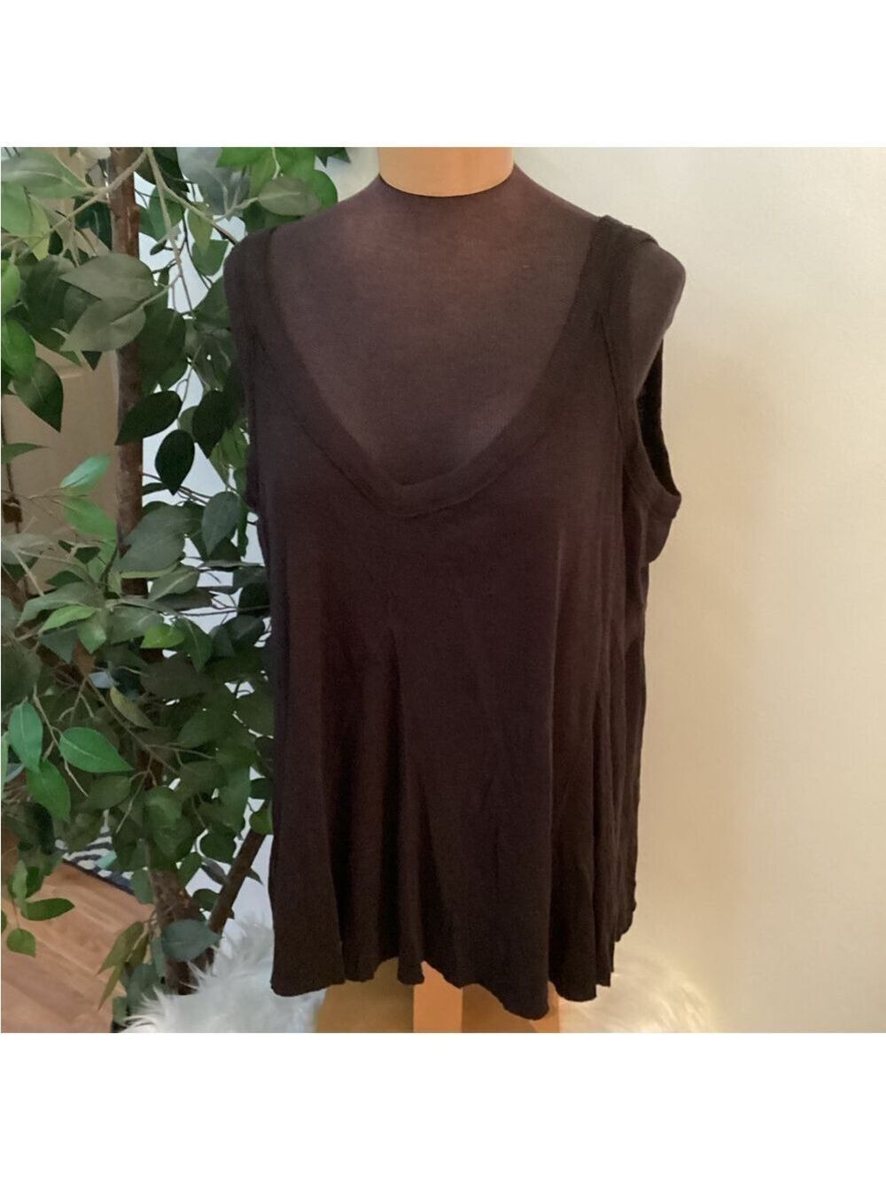 Terra & Sky black ribbed v neck hi Lo Flowy tank top Woman’s 0X 14W